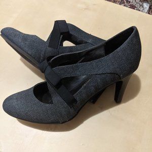 Ann Marino by Bettye Muller textured gray heel